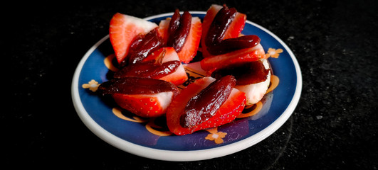 Dates with strawberries, a delicious and healthy dessert.