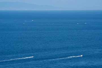友ヶ島の展望台から見下ろした船と島