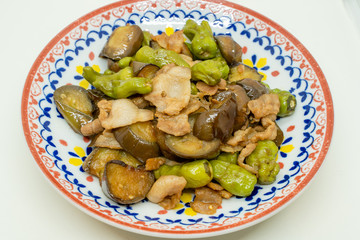 ナスとシシトウの肉味噌炒め