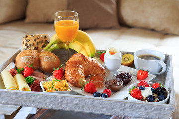Frühstück im Hotelzimmer