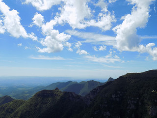 C&eacute;u e Montanhas
