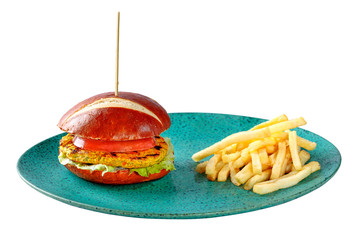 Hamburguesa de pollo, tomate y lechuga acompanyada de patats fritas