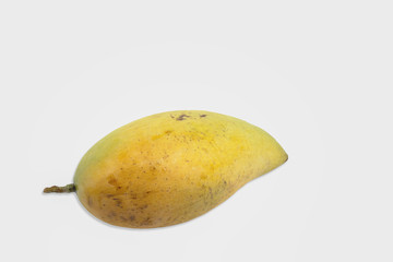 The skin of the mango is not beautiful, the skin is not smooth, affecting the purchase price as well.