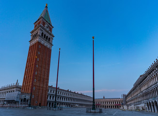 Fototapeta na wymiar Campanile di San Marco & Piazza San Marco