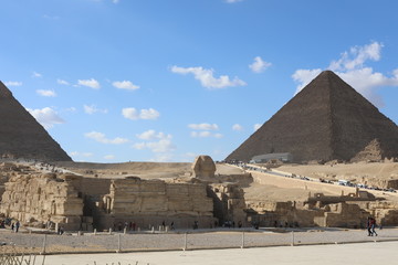 sphinx and pyramid of giza