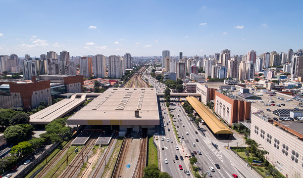Radial Leste avenue in the district of Tatuape. Sao Paulo city.