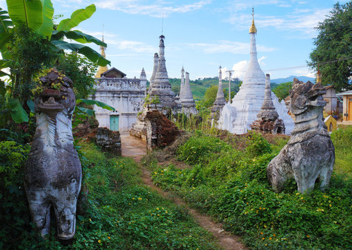 Alter Löwen-Tempel in Klein Bagan - Hsipaw Myanmar