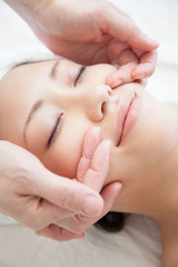 フェイスマッサージ