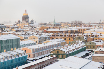 Obraz premium Rooftop cityscape of Saint Petersburg in winter time