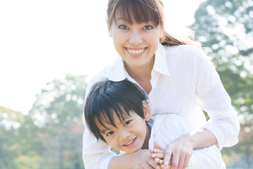 笑顔の親子ポートレート