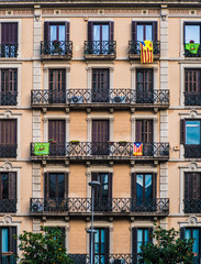 Naklejka premium Apartment facade with Spanish Flag