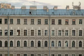 Fototapeten Facade of vintage  neoclassical building © Дэн Едрышов