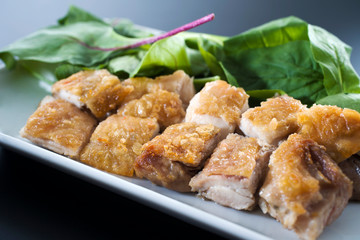 鶏もも肉の塩焼き