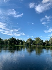 Fototapeta premium Lake in the park, blue sky and blue lake