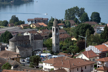 Fototapeta na wymiar panoramic view of the orta lake located in Piedmont