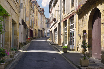 Fototapeta na wymiar Rue Jean Jaurès à Excideuil (24160), Dordogne en Nouvelle-Aquitaine, France