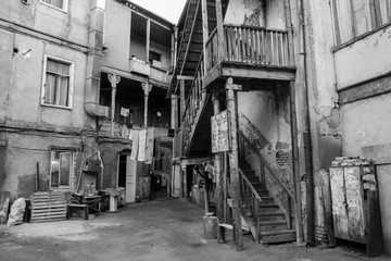 Kamienica w centrum Tblisi © Mateusz