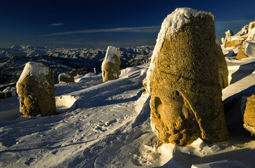 Tumulo funerario del rey Antioco I.Terraza Occidental.Monte Nemrut(2150m.).Nemrut Dagi Milli...