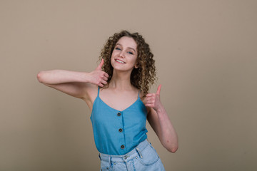 Fototapeta premium Emotional portrait of surprised woman. Amazement emotion. Studio isolated shooting.