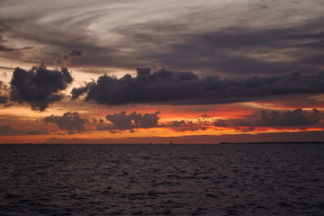 Naklejka premium sunset over the sea