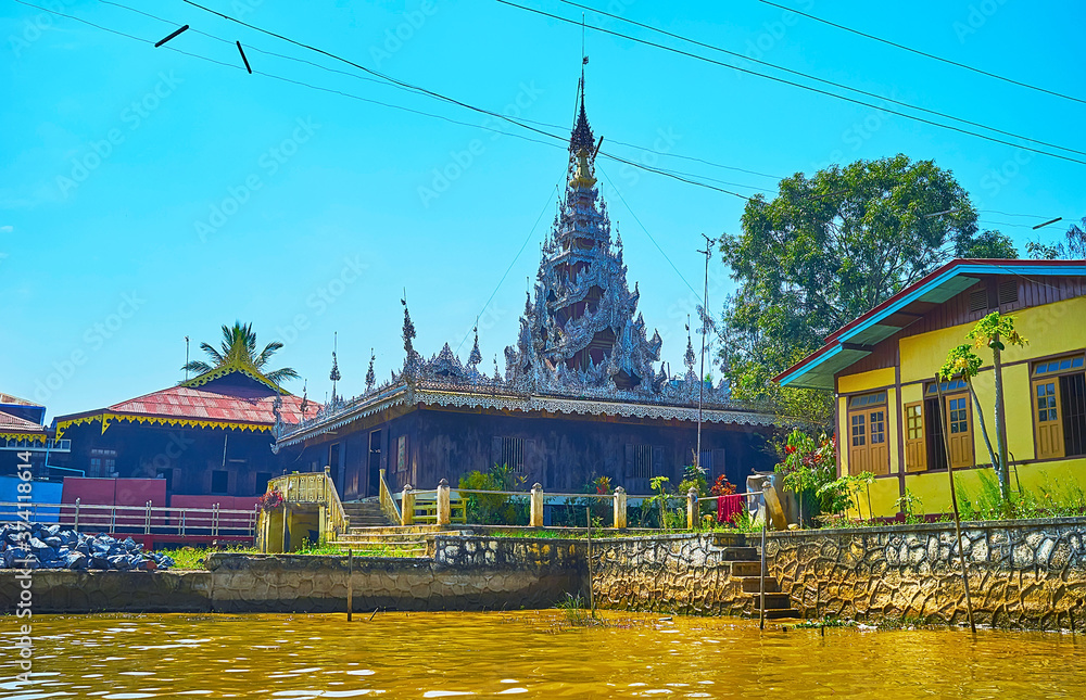 Canvas Prints Scenic Pagoda on Inle Lake, Ywama, Myanmar