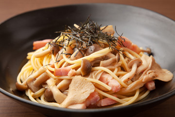 キノコの和風スパゲッティ