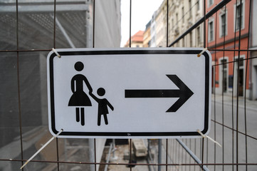 Fußweg baustelle umleitung shcild