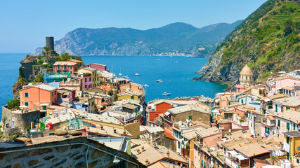 Fototapeta na wymiar Vernazza small town by the sea in Cinque Terre