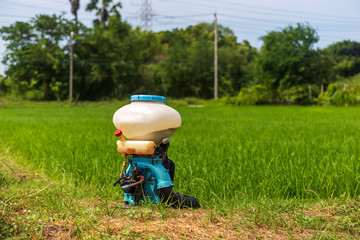 
Backpack fertilizer Placed by the fields