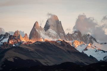 Obraz premium Stunning autumn scenery. Popular tourist attraction. The location is in the Glacier National Park of Argentina, South America.