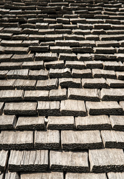 Toit en tavaillons au Grand-Bornand, France