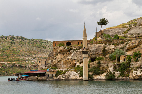  Ruins of the town Halfeti after it remained under the reservoir of a dam built on the River Euphrates, in Sanliurfa, Turkey