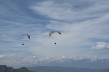 Vuelo en parapente en el Cañón del Chicamocha, Santander Colombia