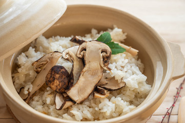 土鍋の松茸ごはん