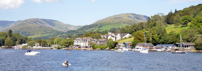 Cruise from Windermere to Ambleside in the Lake District, Cumbria, England, UK - obrazy, fototapety, plakaty