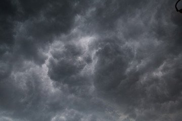 Obraz premium Dark stormy skies and black rain clouds