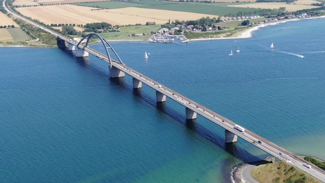 Brücke über den Fehmarnsund an der Ostsee