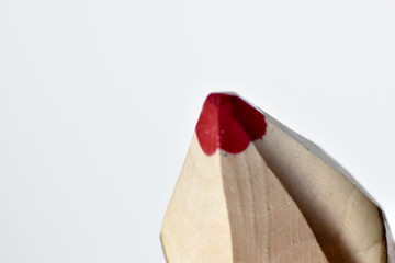 Długie, grube, kolorowe drewniane kredki. © Krzysztof Głowacki