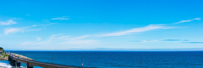 (茨城県-風景パノラマ)高台から見渡す高架橋と太平洋３