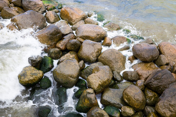 Fototapeta na wymiar photo of rocks on the beach
