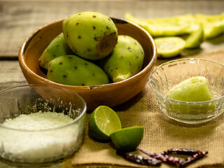Tunas, deliciosa fruta mexicana, fruta silvestre.