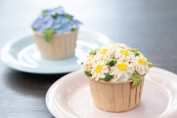 Beautiful flower cupcake for wedding, Daisy