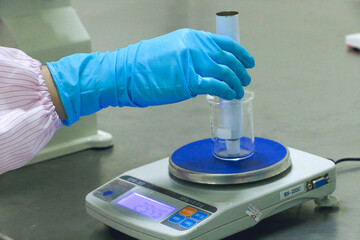 Manual packaging gel at factory