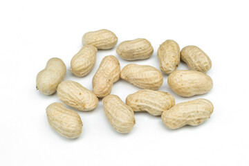 Fototapeta na wymiar Fresh peanuts isolated on a white background.