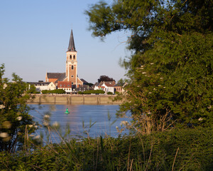 Obraz premium Sint-Amands in the evening