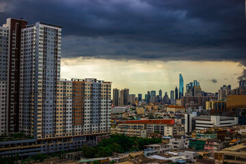 Panorama view of panoramic city views, overlooking a wide range of high-rise buildings, blurred breezes, residential distribution (condominiums, offices, expressways)