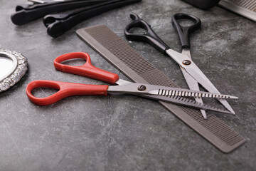 Obraz premium Barber tools are on the shelf in the salon.