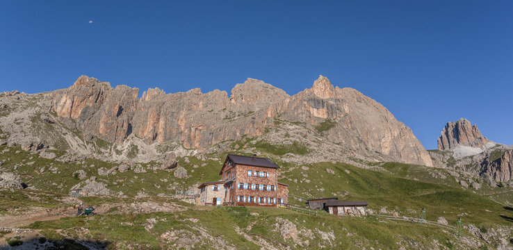 Cresta del Masare (Masare ridge) with Masare mountain at the foot of Roda di Vael refuge as seen from trail 549 to the refuge, Catinaccio/Rosengarten mountain massif, Dolomites, South Tirol, Italy.