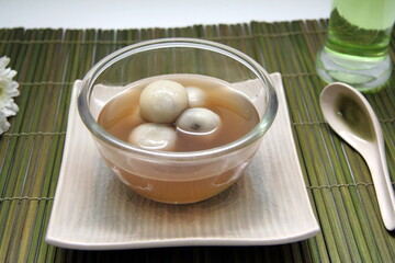 Glutinous Rice Balls in Sweet Ginger Soup