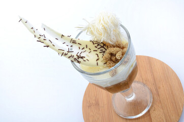 dried mulberry dessert white background